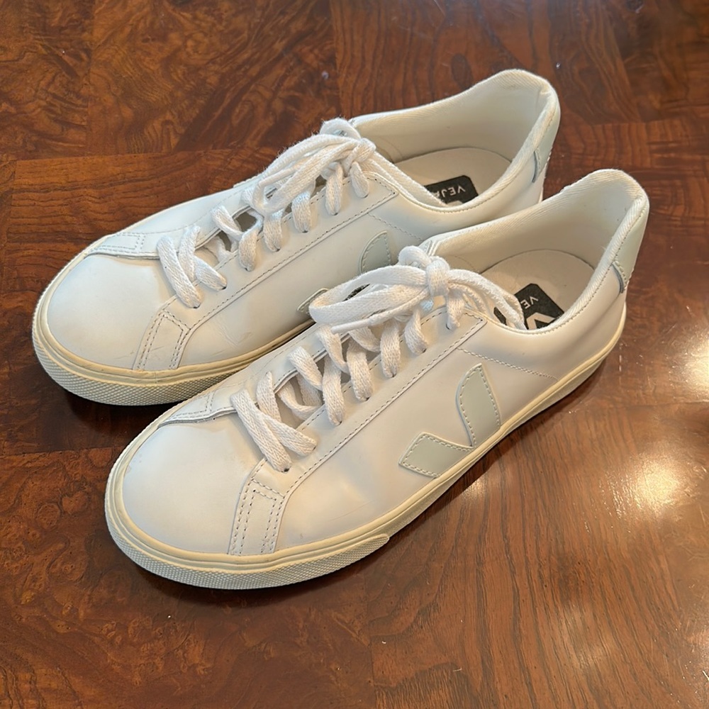 Veja Esplar sneaker size 37